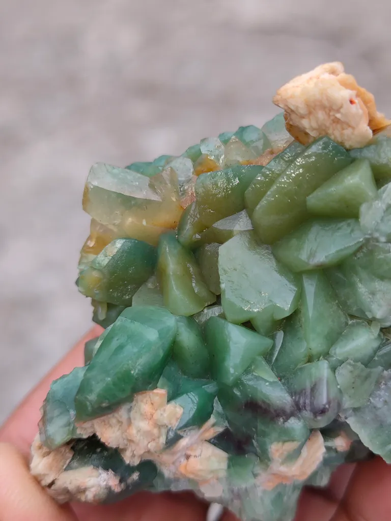 Green Calcite With Heulandite Natural mineral - image 7