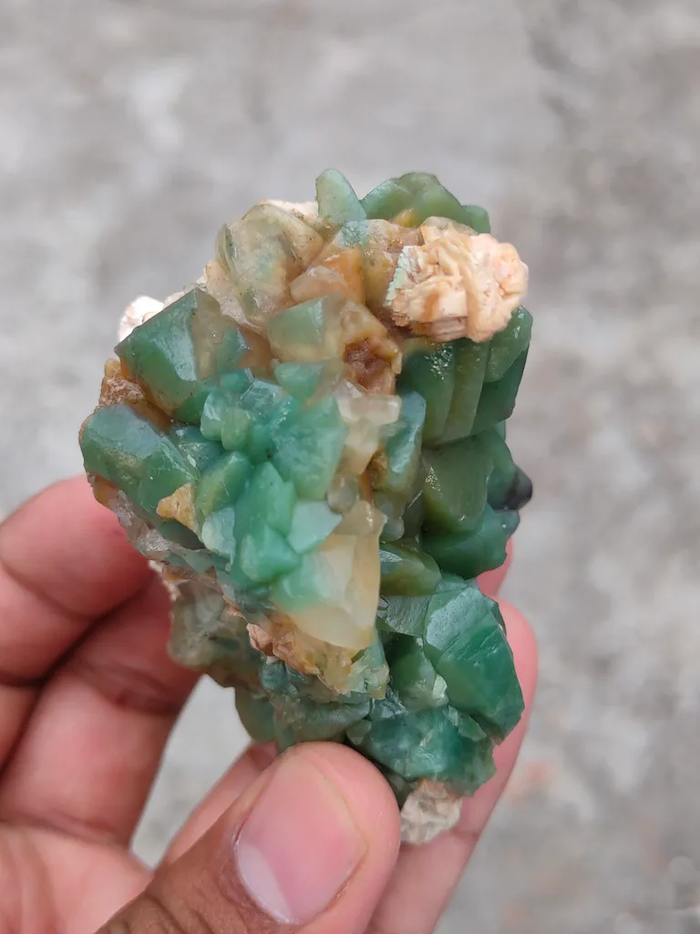 Green Calcite With Heulandite Natural mineral - image 4