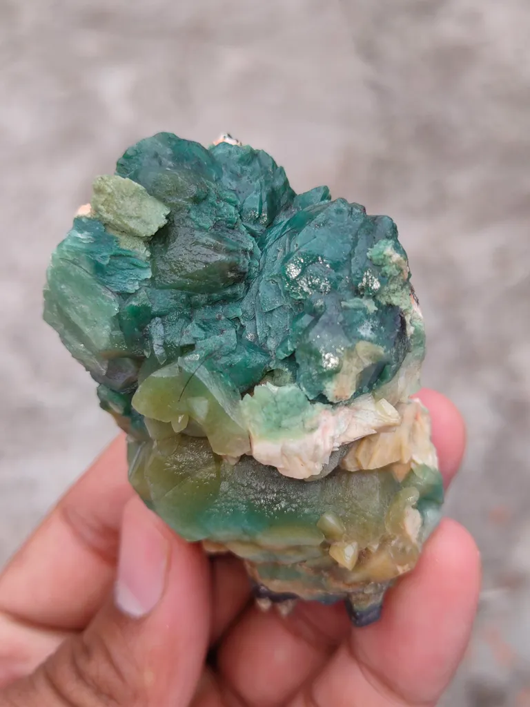 Green Calcite With Heulandite Natural mineral - image 3