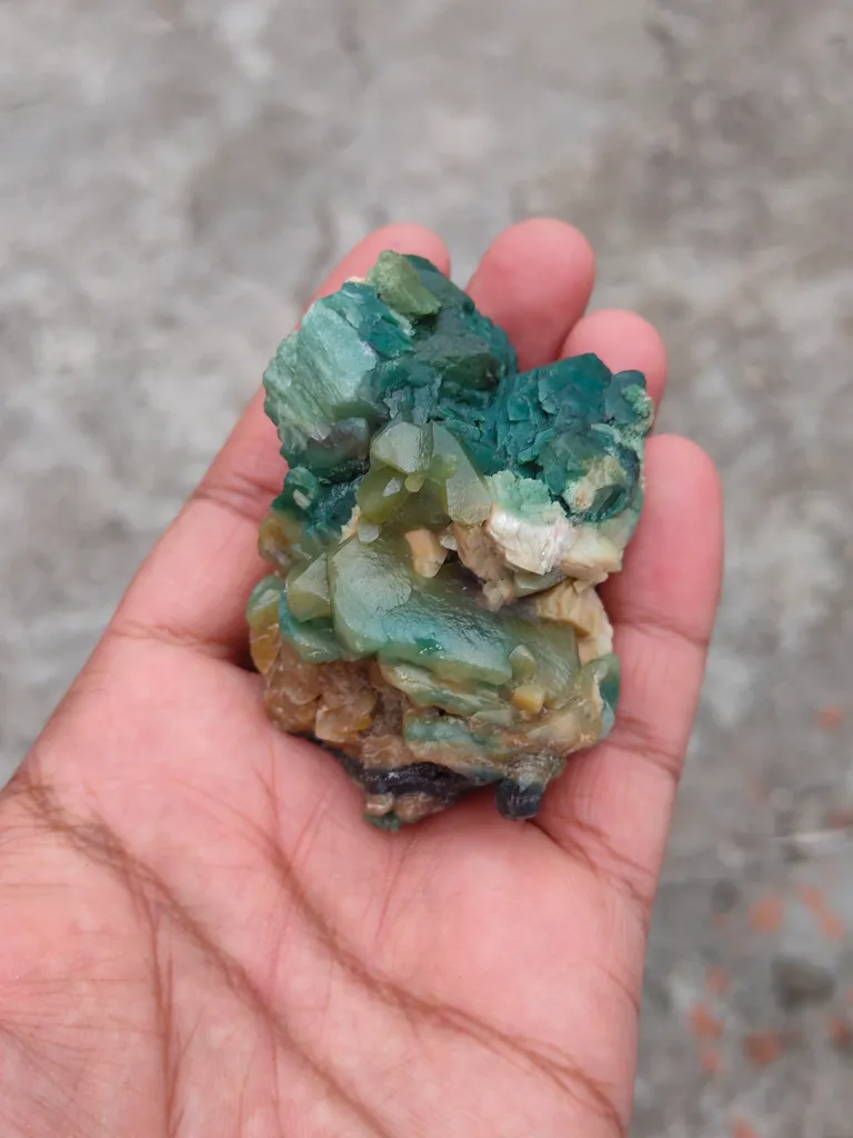 Green Calcite With Heulandite Natural mineral - image 5