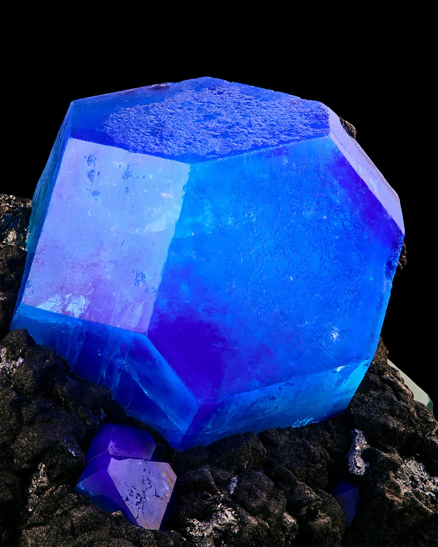 Green Fluorite on Sphalerite & Geocronite - image 4