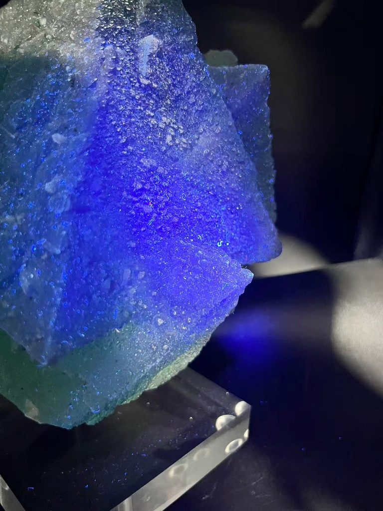 Green Fluorite with Druzy Quartz Overgrowth, Strong UV Fluorescent Specimen - image 8