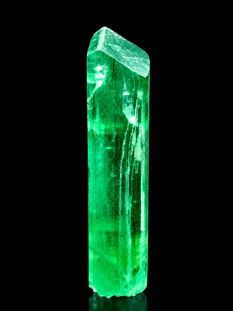 Green Hiddenite Var Kunzite Crystal - image 3