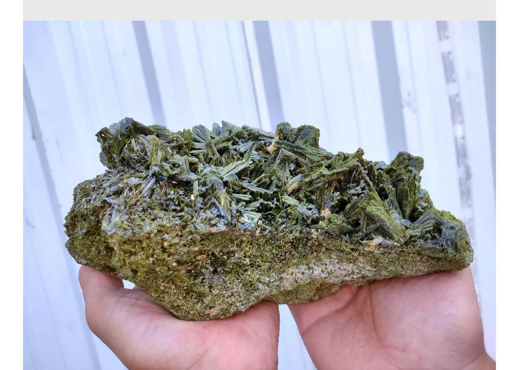 Green Tourmaline Natural Mineral Specimen - image 3