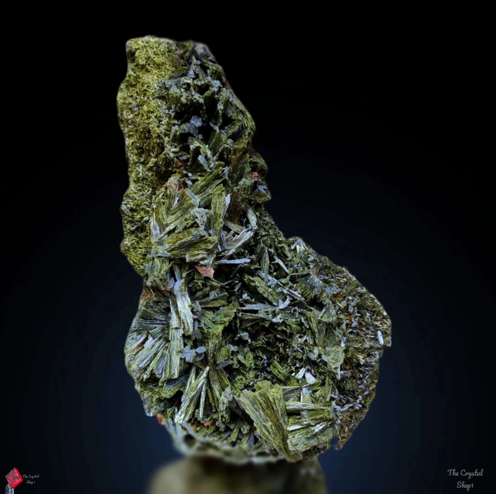 Green Tourmaline Natural Mineral Specimen - image 2