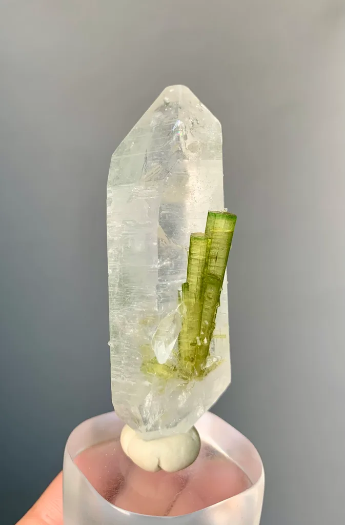 Green Tourmaline on Quartz– 69 g – Chappu Mine, Shigar Valley, Gilgit-Baltistan, Pakistan - image 4