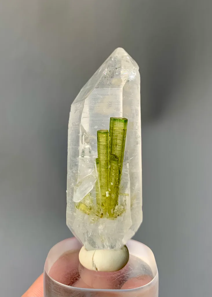 Green Tourmaline on Quartz– 69 g – Chappu Mine, Shigar Valley, Gilgit-Baltistan, Pakistan - image 9