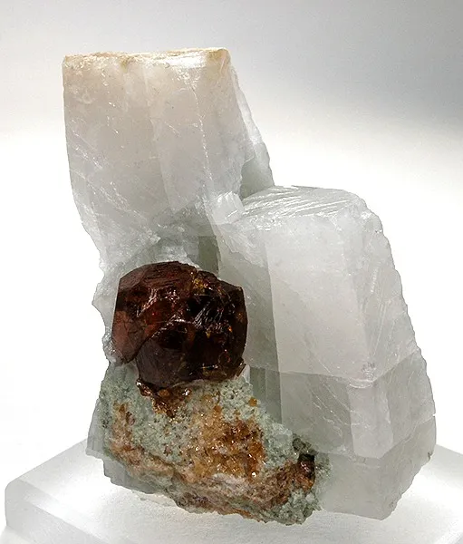 Grossular, Calcite image