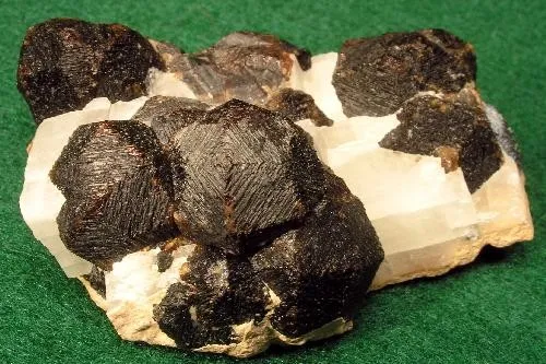 Grossular, Calcite image
