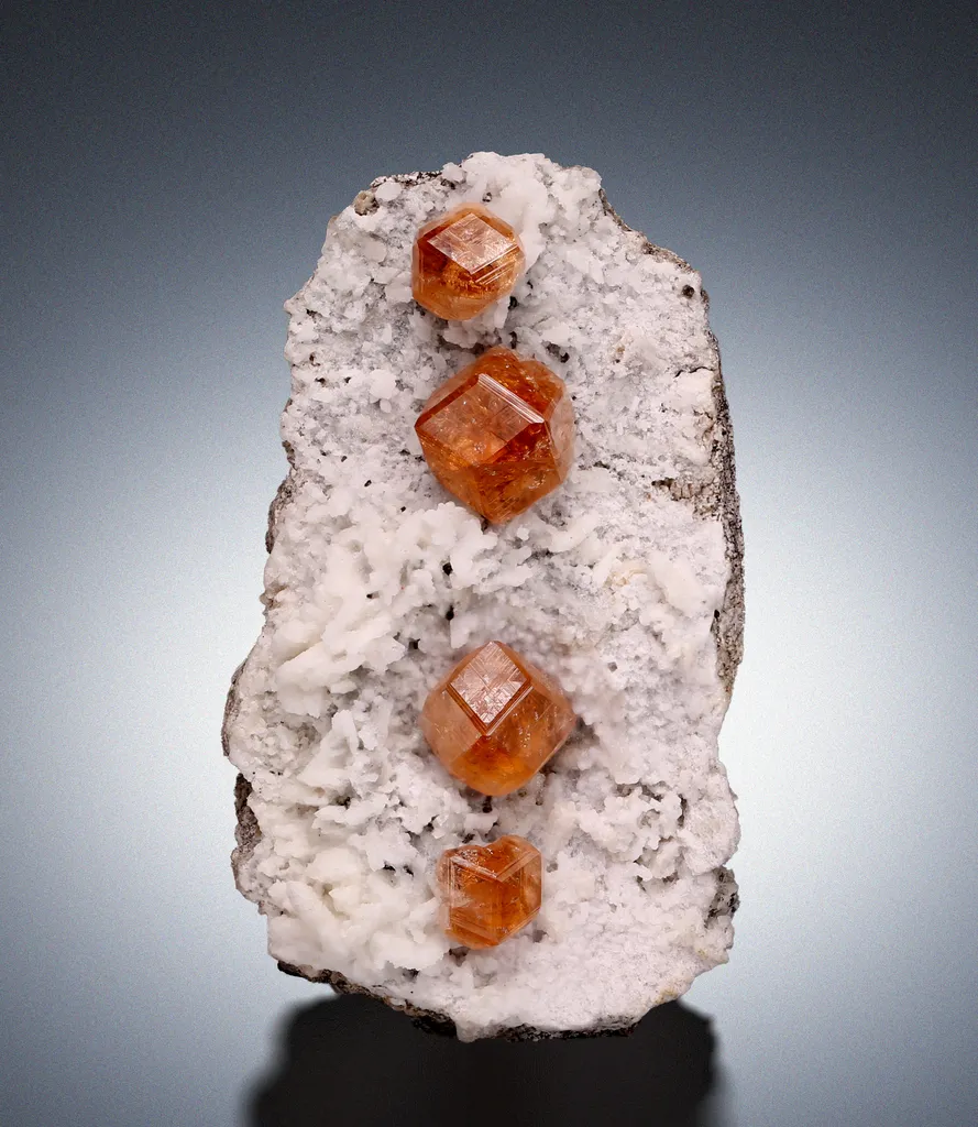 Grossular from Canada, Québec, Jeffrey Mine image