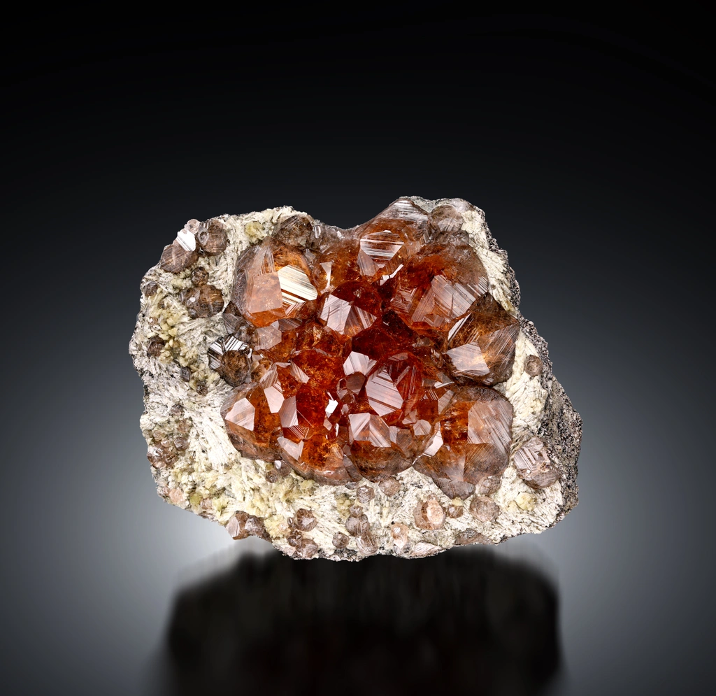 Grossular from Jeffrey Mine, Québec, Canada image