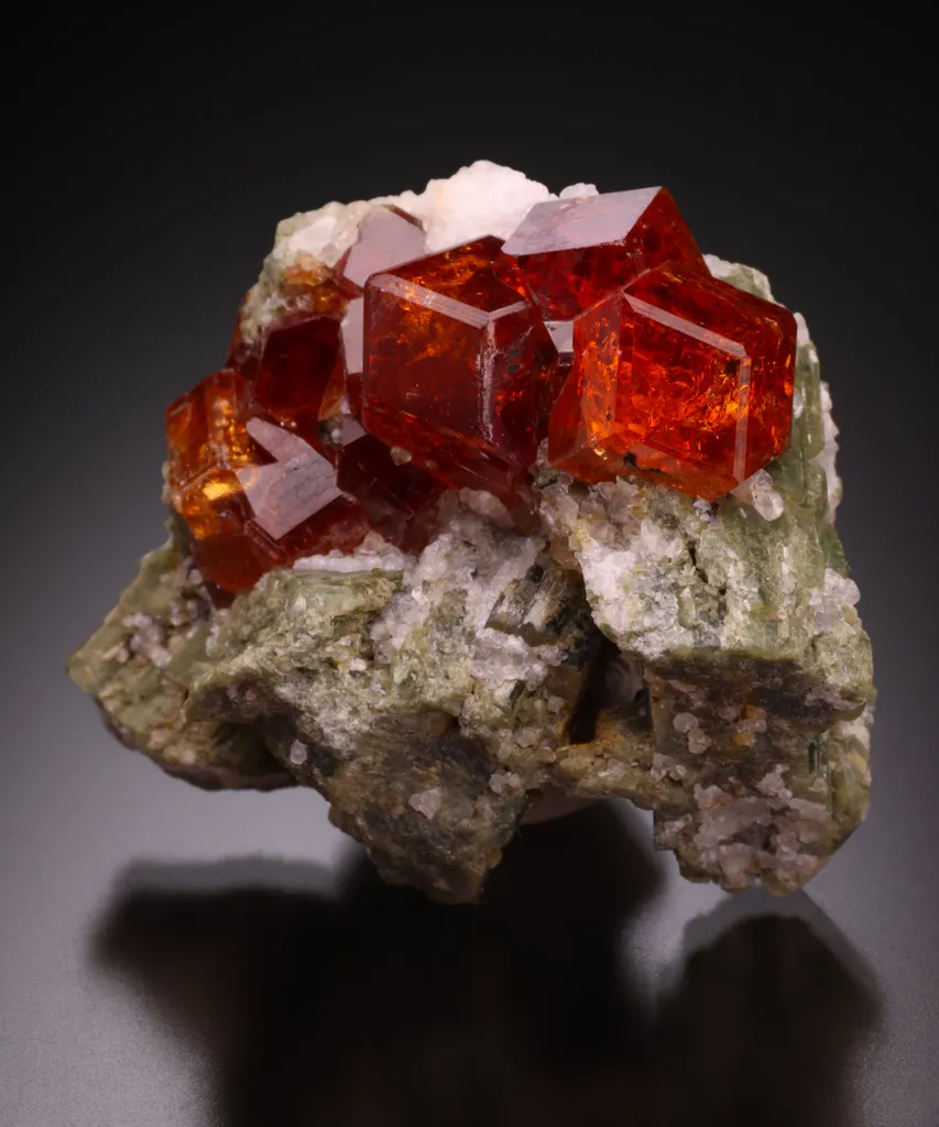 Grossular from USA, Vermont, Orleans & Lamoille Cos., Lowell & Eden, Belvidere Mountain Quarries image