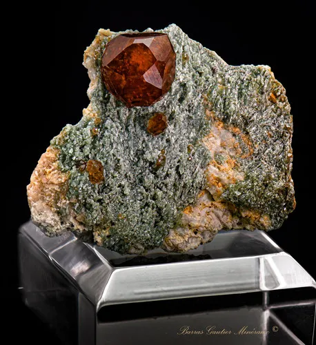 Grossular Garnet series Ougrandite. - image 4