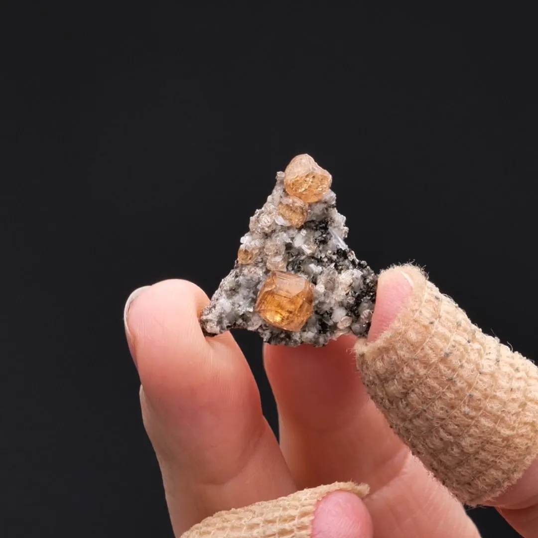 Grossular var. Hessonite - image 2