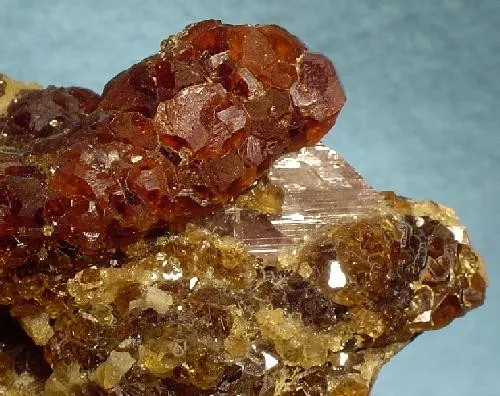 Grossular (Var: Hessonite), Quartz, Axinite-(Fe) - image 2