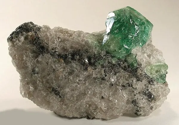 Grossular (Var: Tsavorite) image