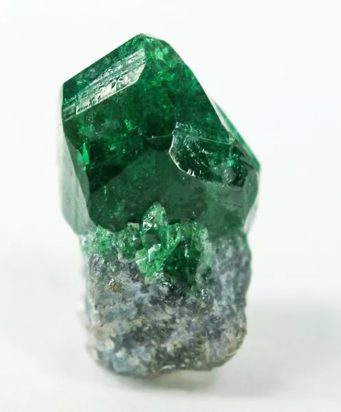 Grossular (Var: Tsavorite) image
