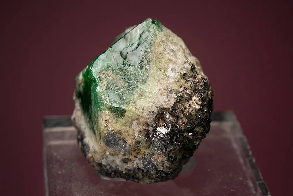 Grossular var. Tsavorite - image 2