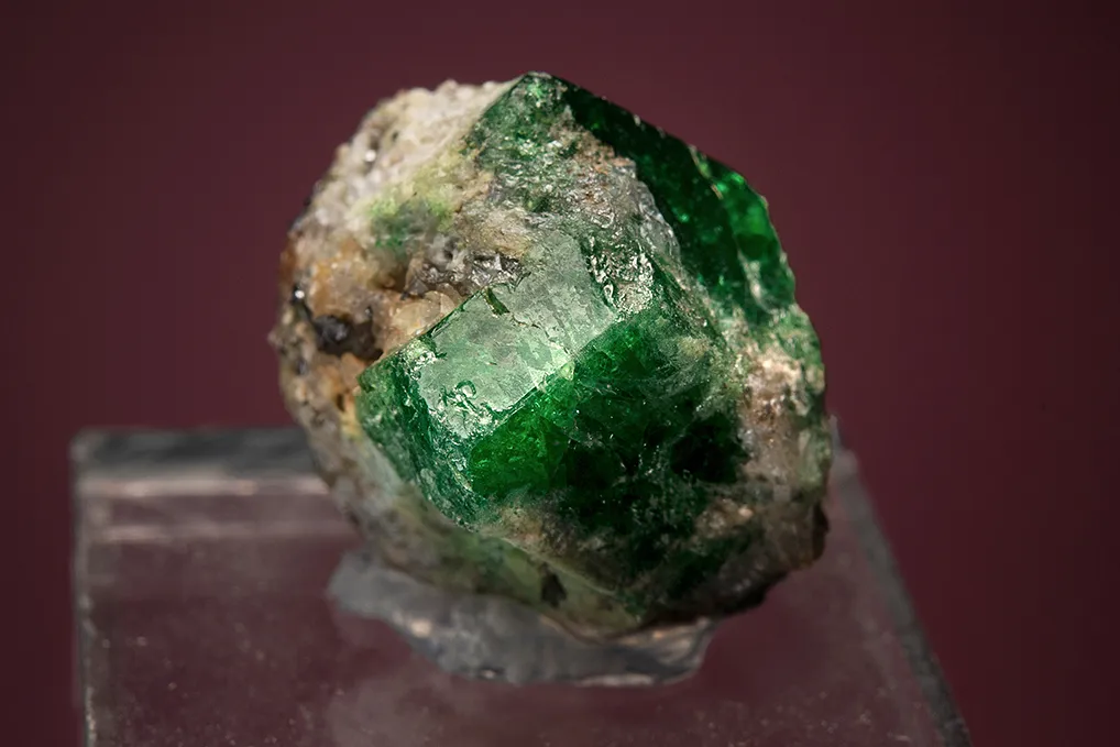 Grossular var. Tsavorite - image 4