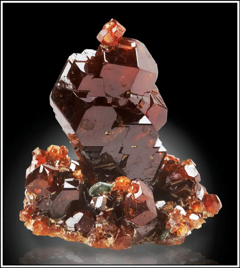 Grossular (variety Hessonite), Clinochlore image