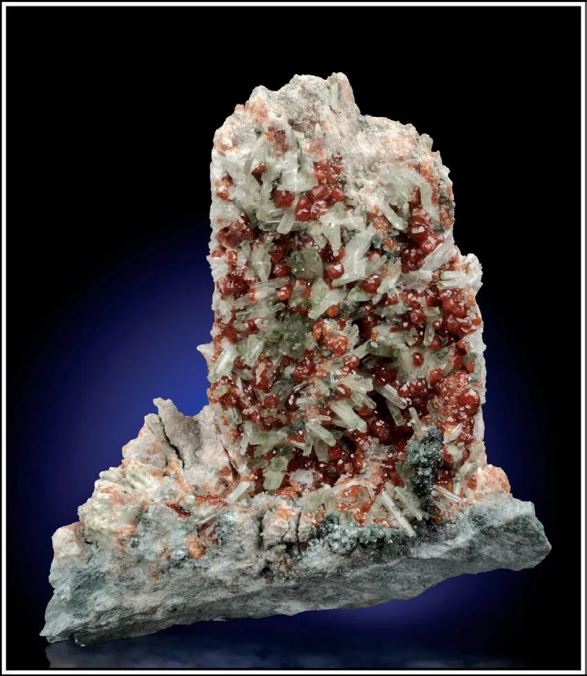Grossular (variety Hessonite), Diopside image