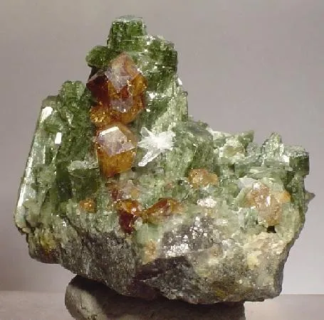 Grossular, Vesuvianite image