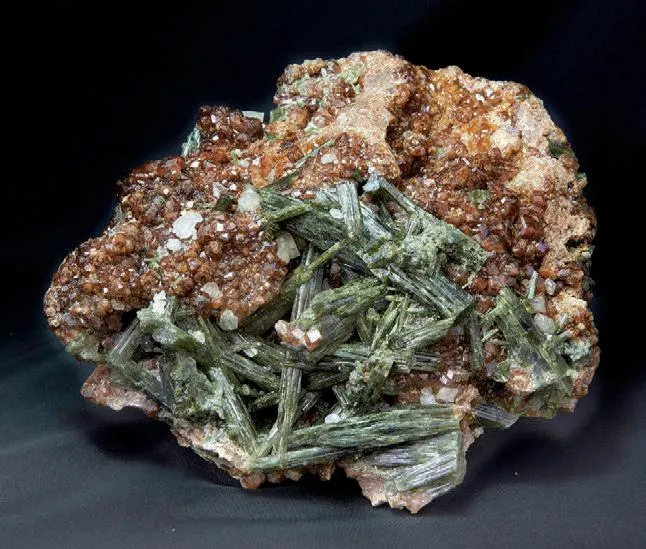 Grossular, Vesuvianite image