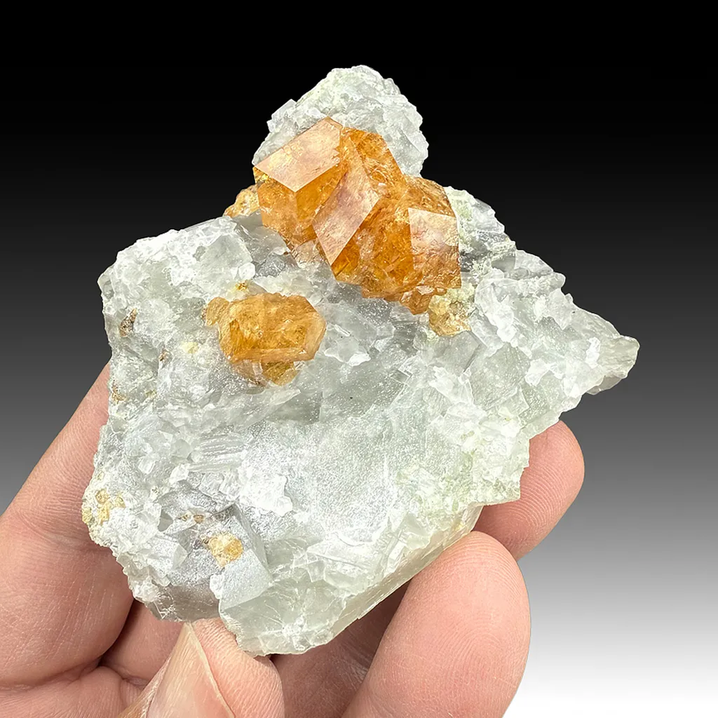 Grossular with Calcite image