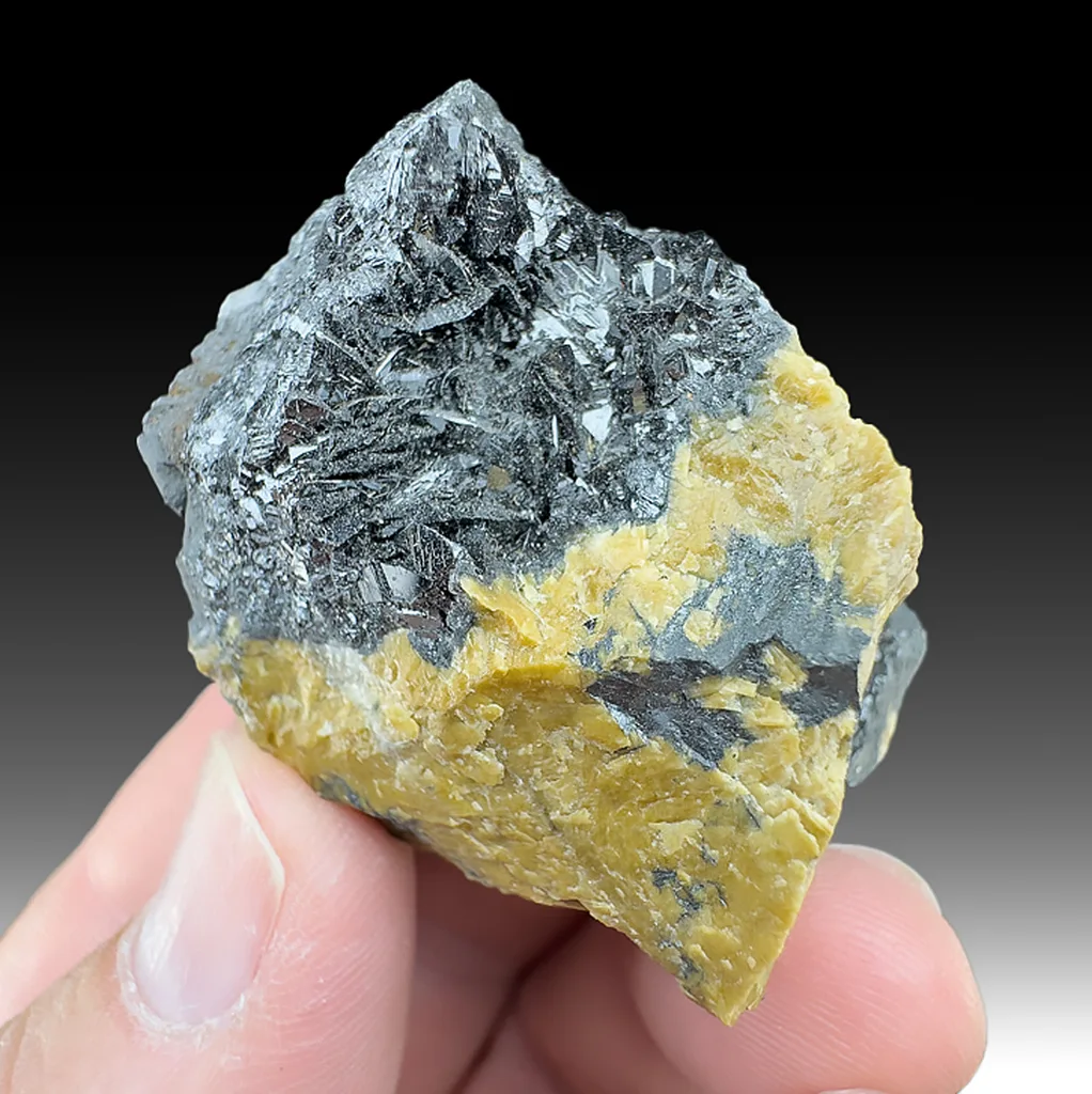 Groutite from Robert Mine, Cuyuna North Range, Crow Wing County, Minnesota, USA image