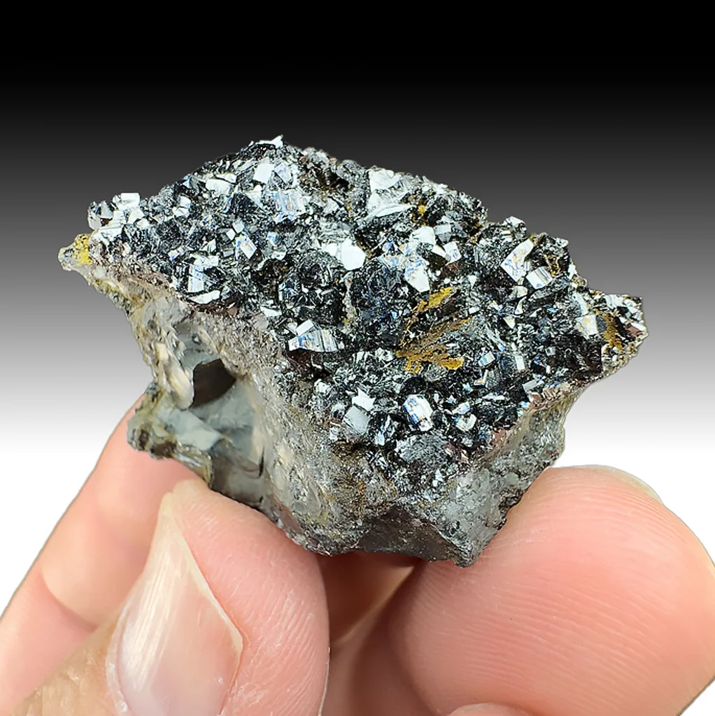 Groutite from Robert Mine, Cuyuna North Range, Crow Wing County, Minnesota, USA image