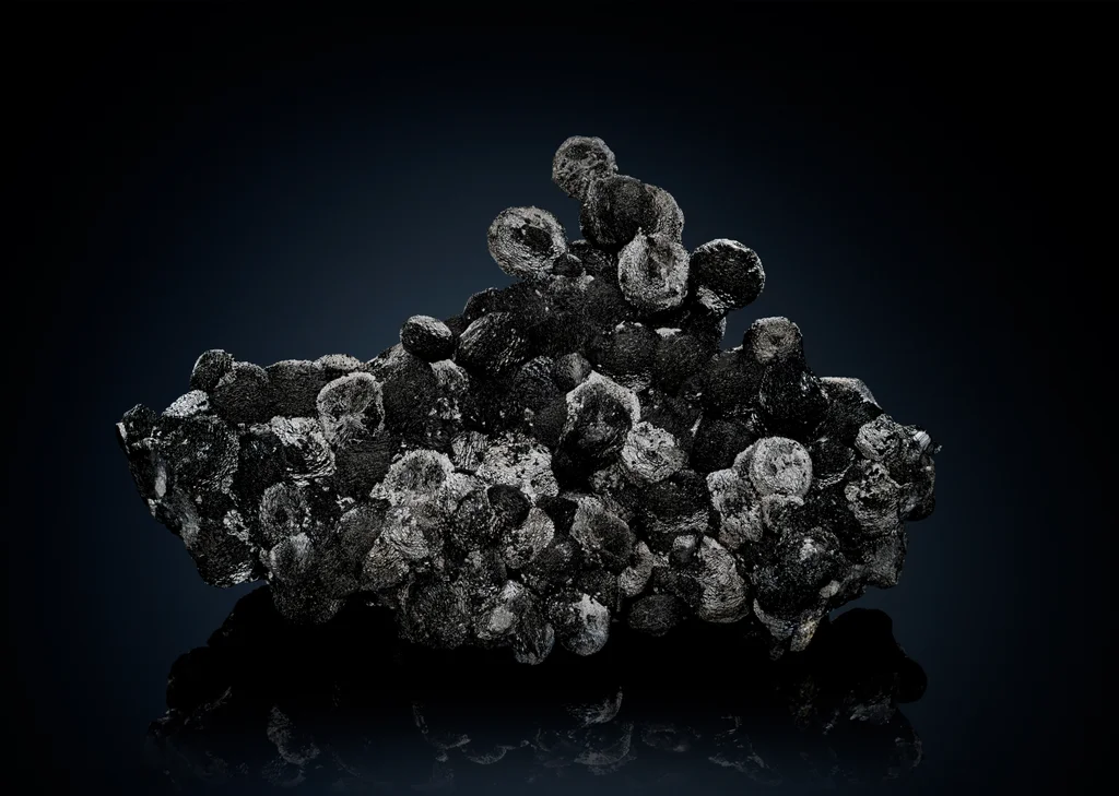 Groutite from Zavalie Graphite Deposit, Holovanivsk Raion, Kirovohrad Oblast, Ukraine image