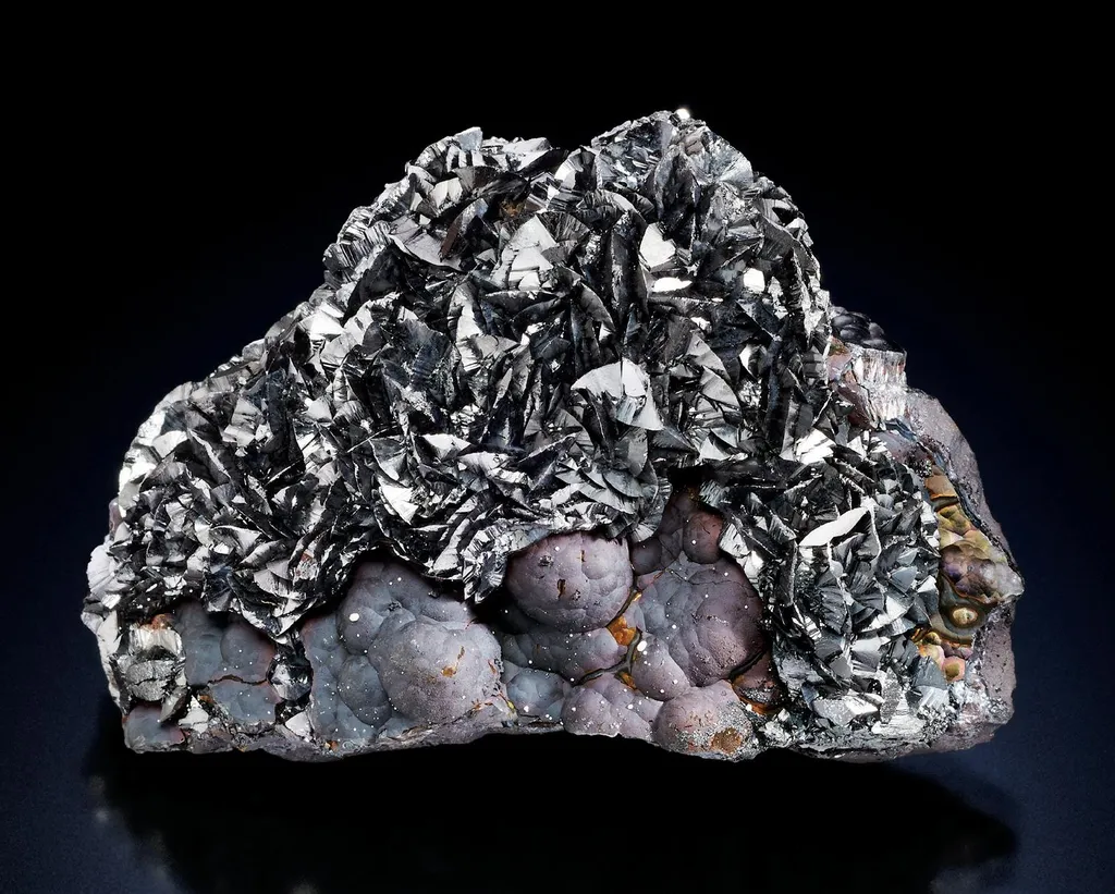 Groutite, Hematite image