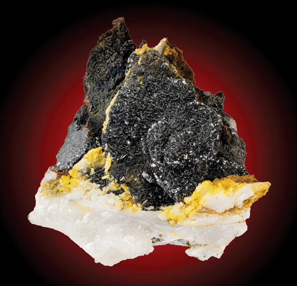 Groutite, Quartz image