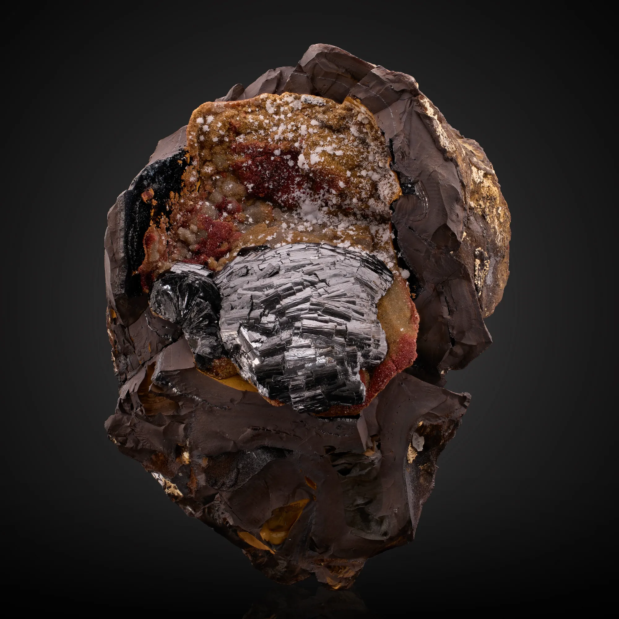 Groutite, Siderite - image 1