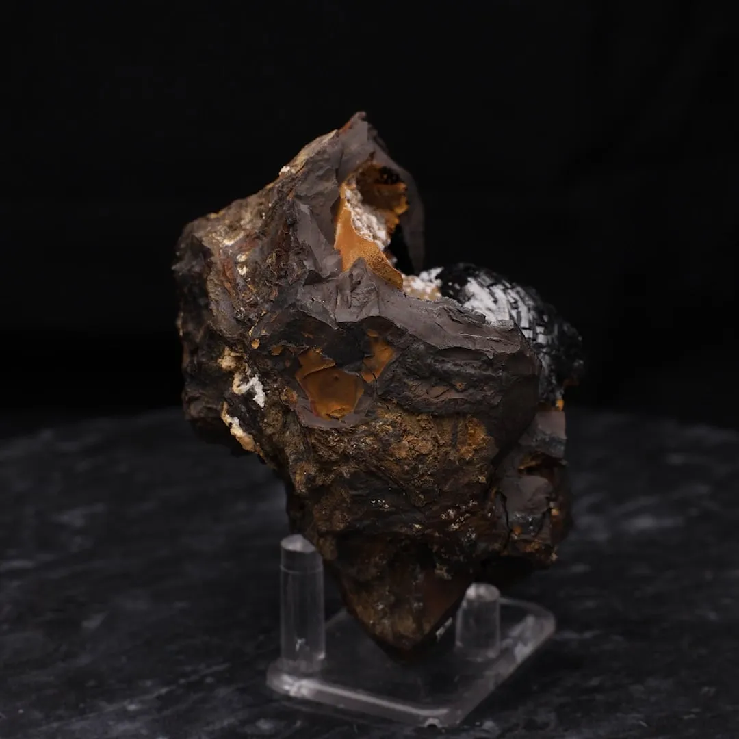 Groutite, Siderite - image 2