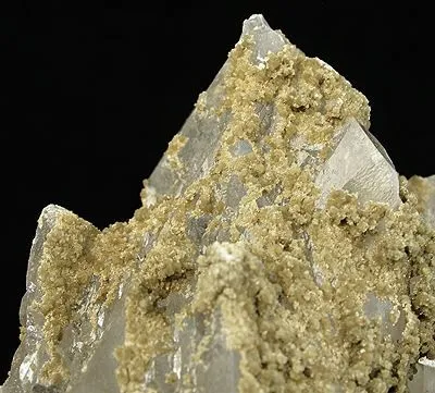 Guimaraesite, Quartz - image 2