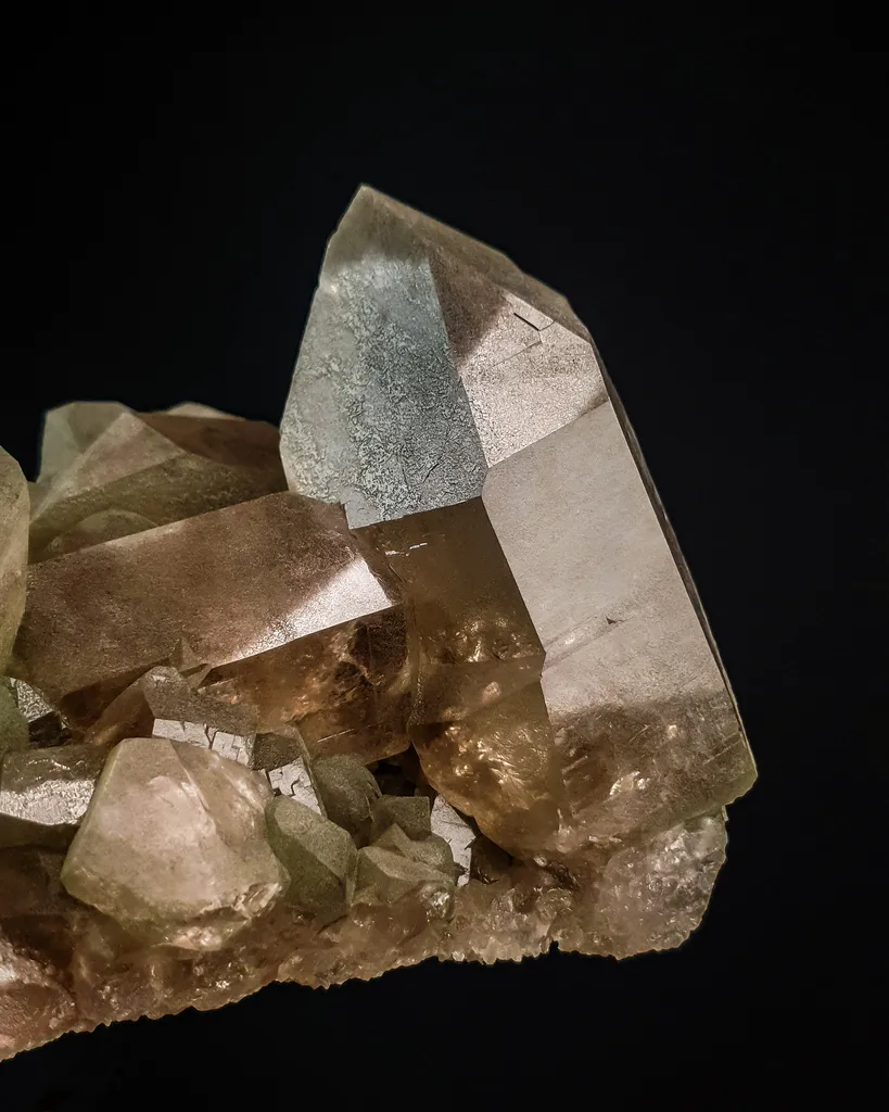 Gwindel smoky quartz on matrix - Talèfre, Mont-Blanc, French Alps - image 4