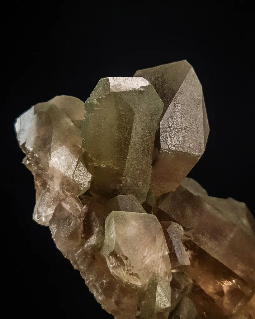 Gwindel smoky quartz on matrix - Talèfre, Mont-Blanc, French Alps - image 6