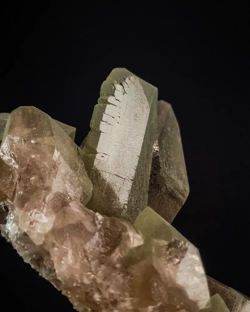 Gwindel smoky quartz on matrix - Talèfre, Mont-Blanc, French Alps - image 7