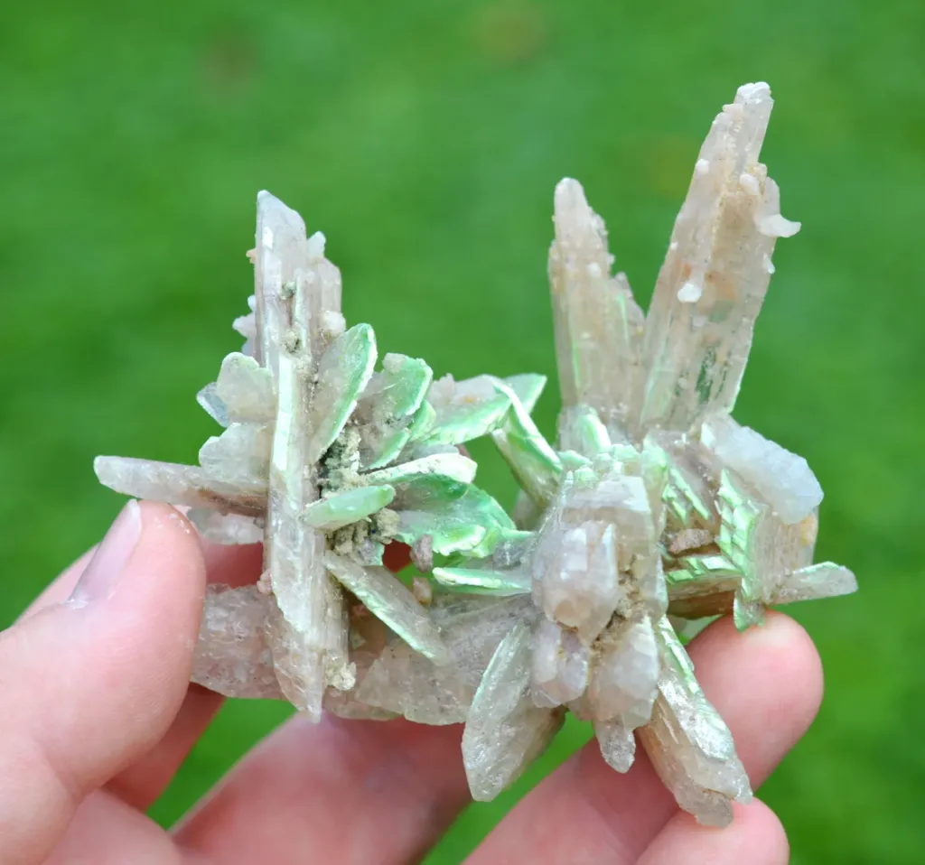 Gypsum 102 grams - Pernatty Lagoon, Pastoral Unincorporated Area, South Australia, Australia image