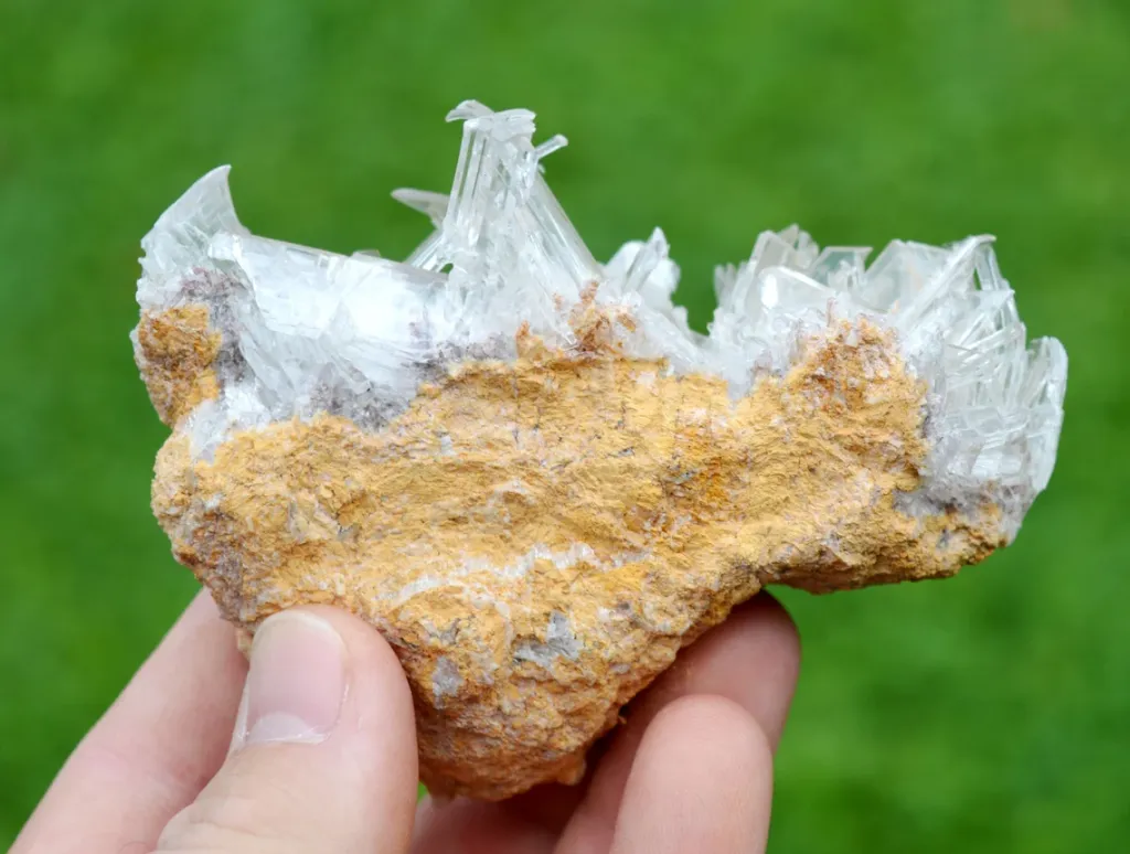 Gypsum 178 grams - Lily Mine, Humay District, Pisco Province, Ica, Peru - image 7