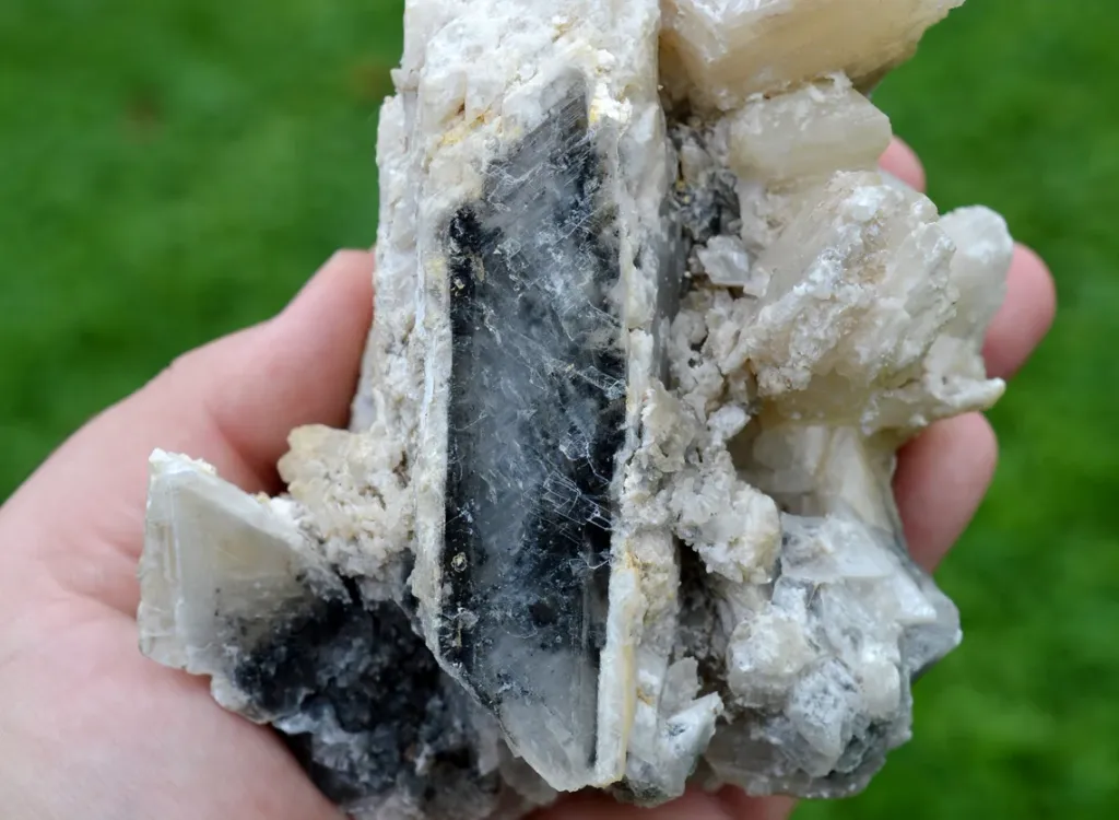 Gypsum 727 grams - Cherasco, Cuneo Province, Piedmont, Italy - image 2