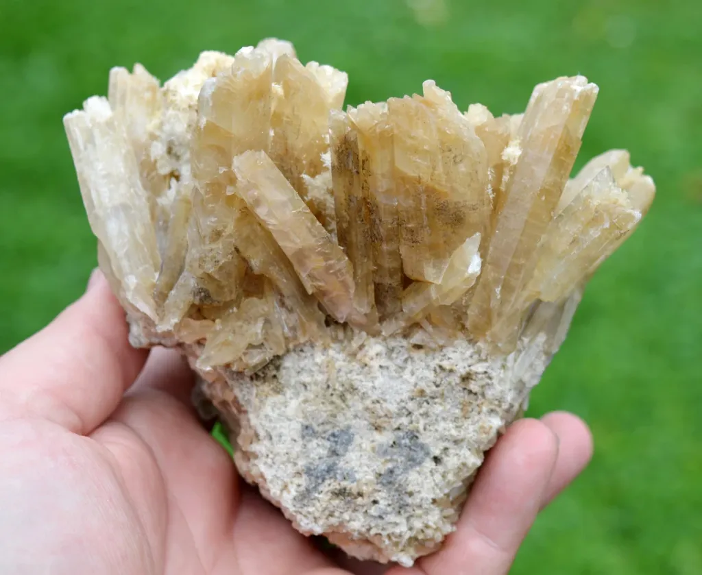 Gypsum 831 grams - Assal Lake, Tadjourah Region, Djibouti - image 3