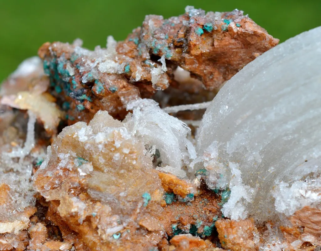 Gypsum "crosse" 1239 grams - Bou Beker, district, Jerada Province, Oriental Region, Morocco - image 5