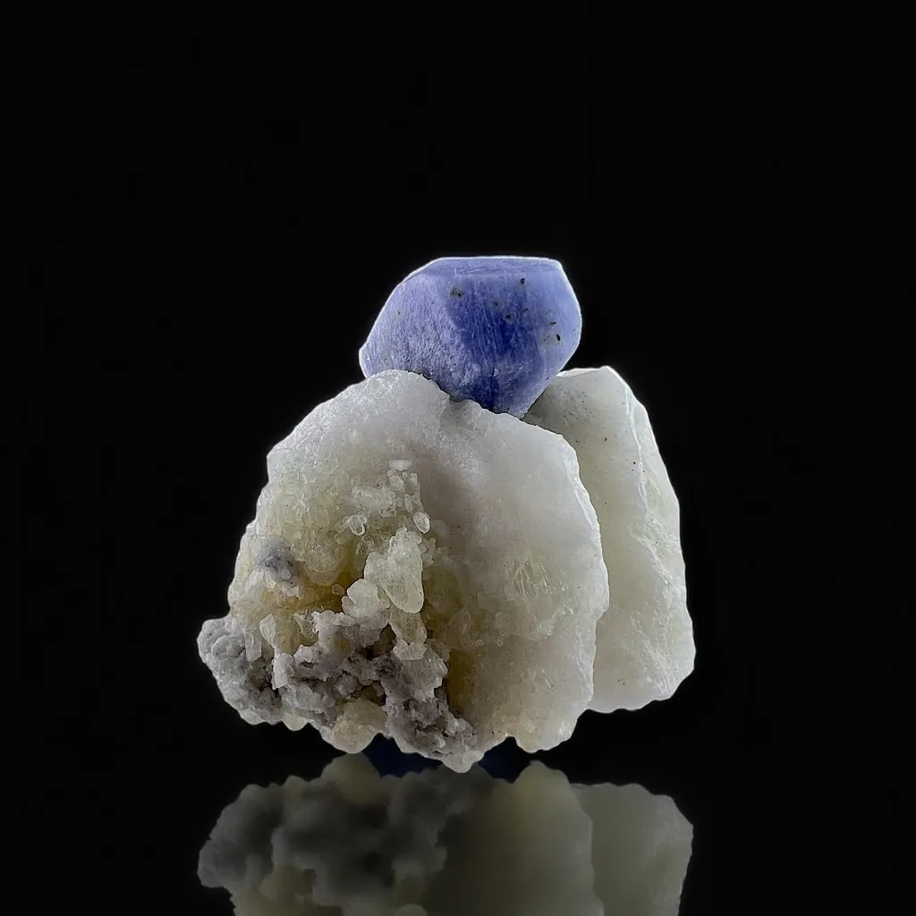Hackmanite on Calcite from Afghanistan, Badakhshan, Kokcha Valley image