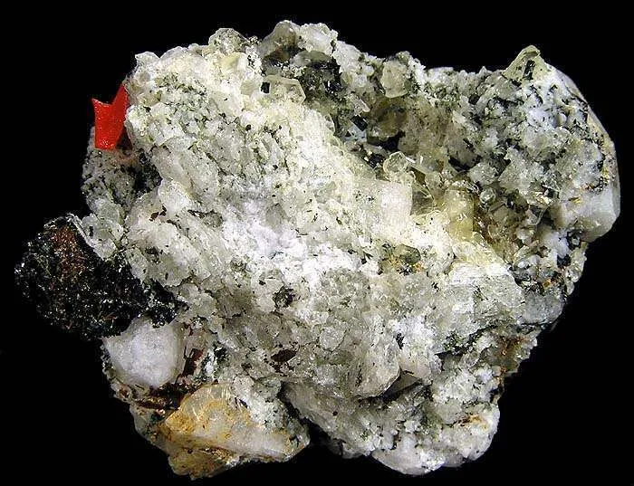 Haineaultite on Analcime and Natrolite image
