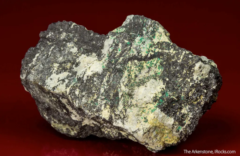 Haleniusite-(La) (type locality) with Ferriallanite-(Ce), Bastnasite-(La), Tornebohmite-(La), and Brochantite image