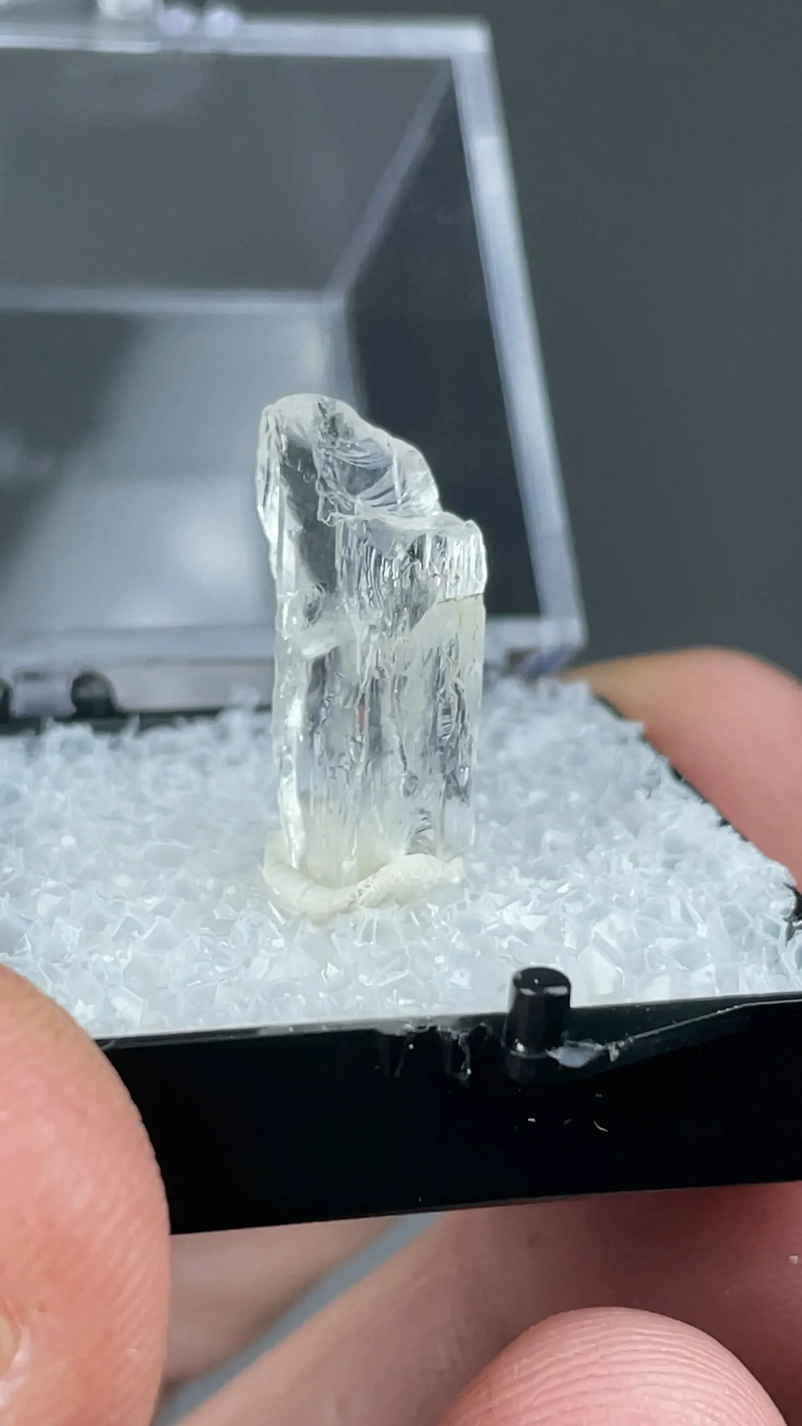 Hambergite - image 2