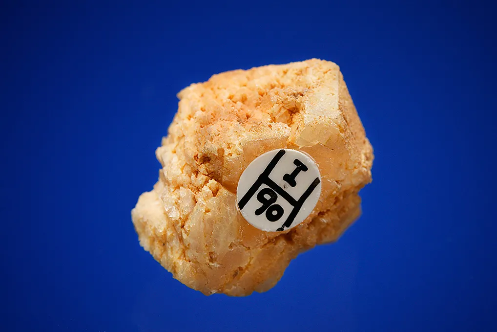 Hambergite - image 3