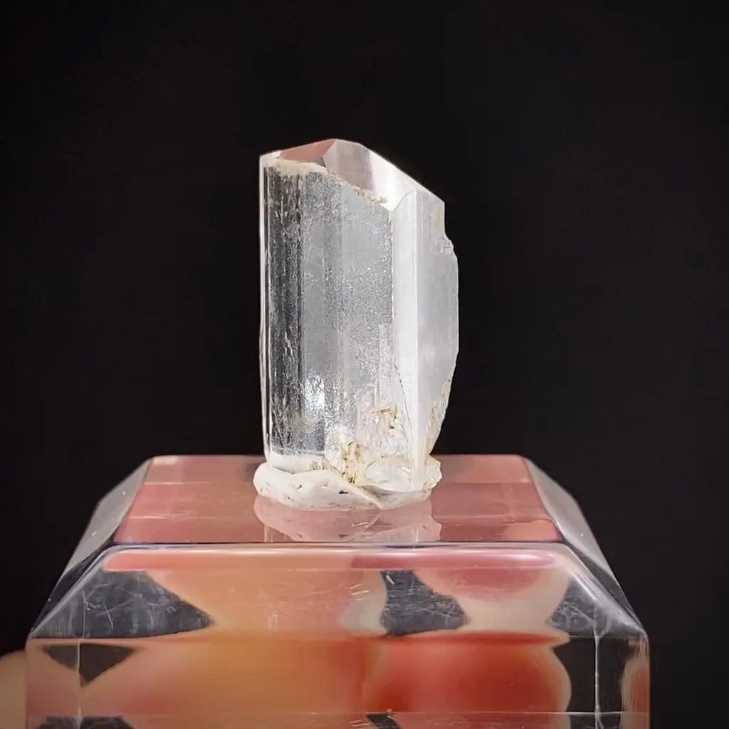 Hambergite image